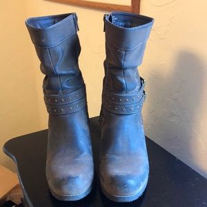 Levity Norma brown heeled zippered boots size 7.5